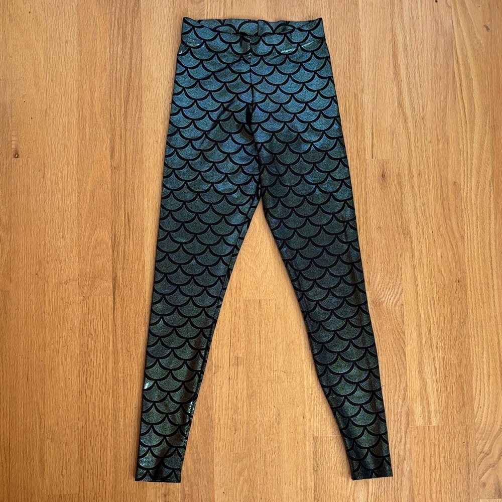 Blackmilk Iridescent Turquoise Mermaid or Dragon Scale Leggings XS